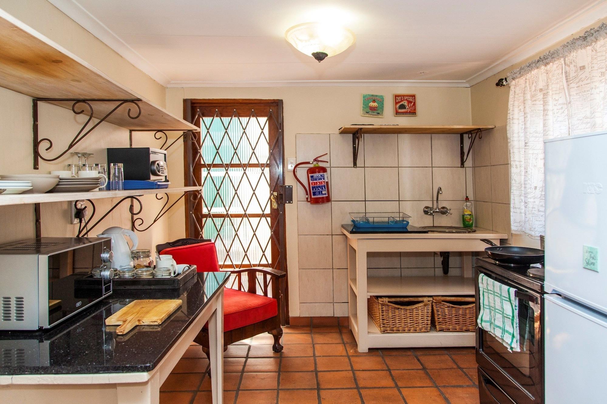 3@Marion Guest House Pretoria-Noord Exteriör bild
